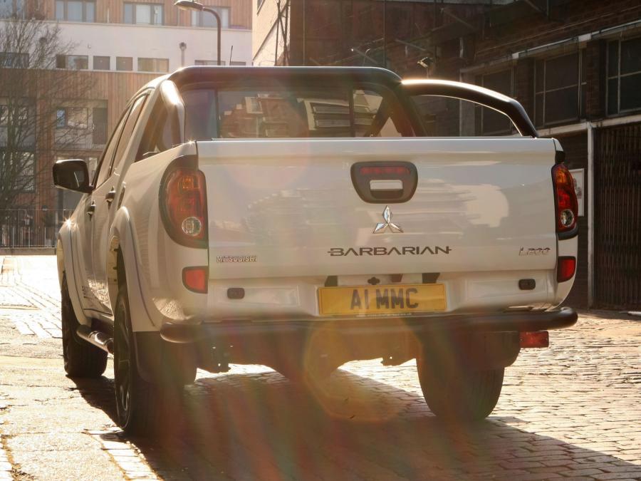  Mitsubishi L200 Black Barbarian 2012 года  (UK) (фото 4 из 68)